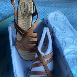 Easy Street Lobo Comfort Sandal